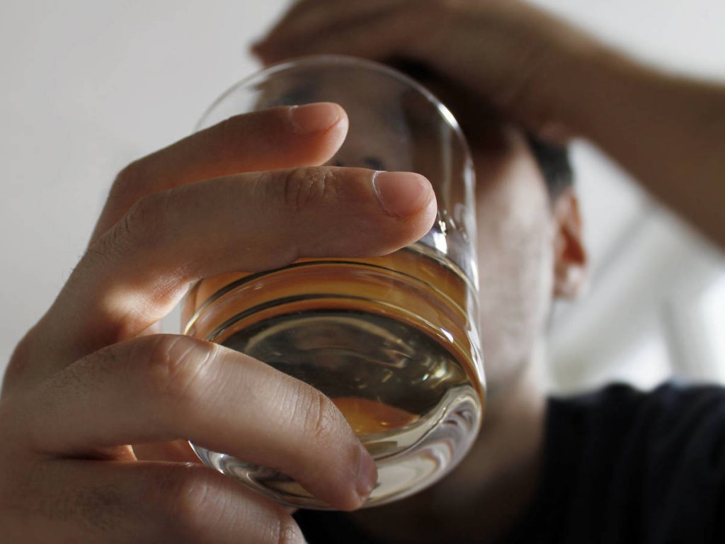 la ciencia encuentra un predictor para el consumo compulsivo de alcohol